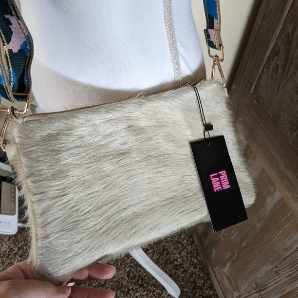 Real Hyde Crossbody Bag with Removable Strap - Picture 4 of 6